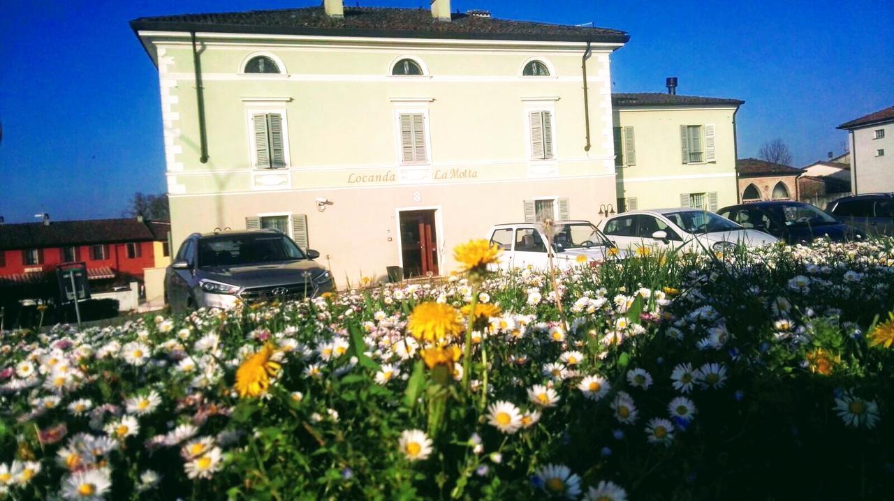 Locanda La Motta Motta Baluffi ภายนอก รูปภาพ